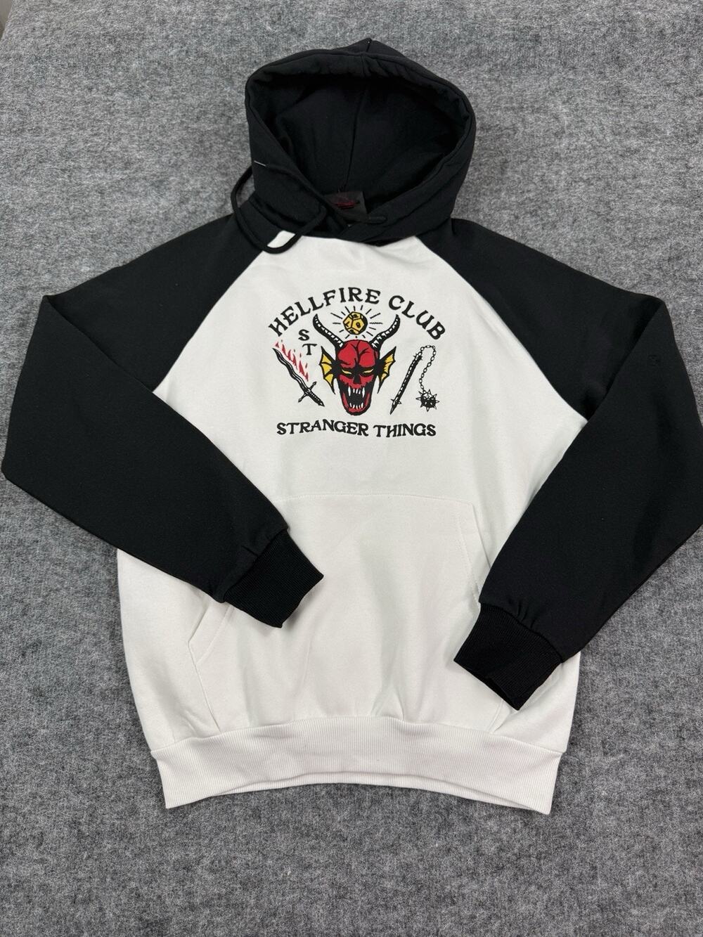 Netflix Stranger Things Hellfire Club Hoodie Men's Medium Sweatshirt Pullover N7